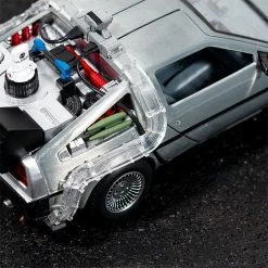 Official Back To The Future BTTF 2 1989 DeLorean Time Machine 1/24 Scale Jada Toys Figure