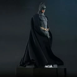 Official Hot Toys DC Comics Batman Begins Batman 1:6 Scale Figure