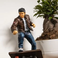 Official Shenmue Ryo Statue SEGA