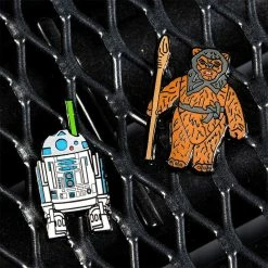Pin Kings Star Wars Enamel Pin Badge Set 1.42 – R2-D2 (with Pop-up Lightsaber) And Romba